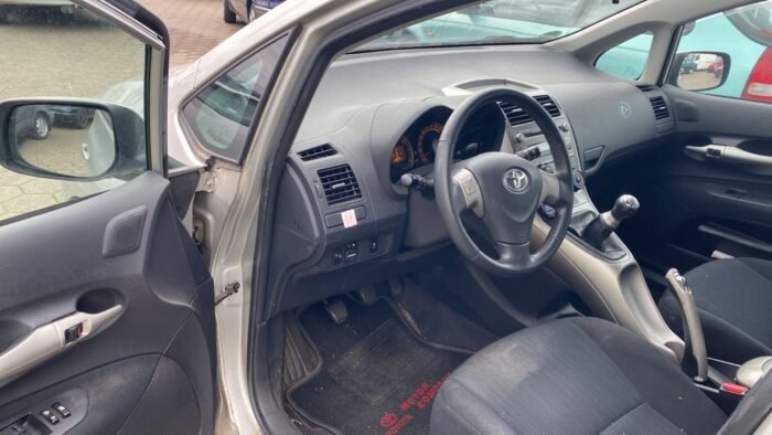 Toyota Auris 2008 – ESSENCE – Image 5