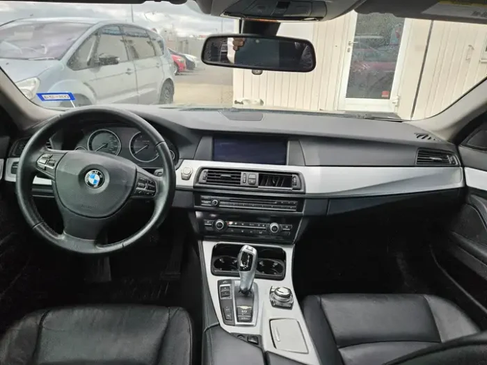 BMW 528I – Image 4