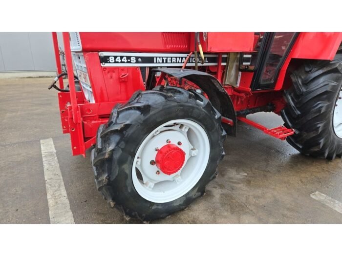 TRACTEUR INTERNATIONAL 844-S – Image 6